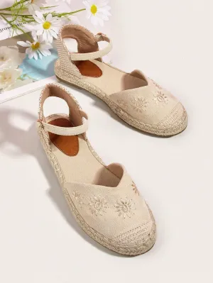 2024 New Spring/Summer Coastal Resort Style Embroidered Hollow-Out Comfort Flat Shoes