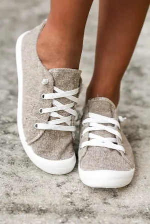 Akira Beige Sneakers