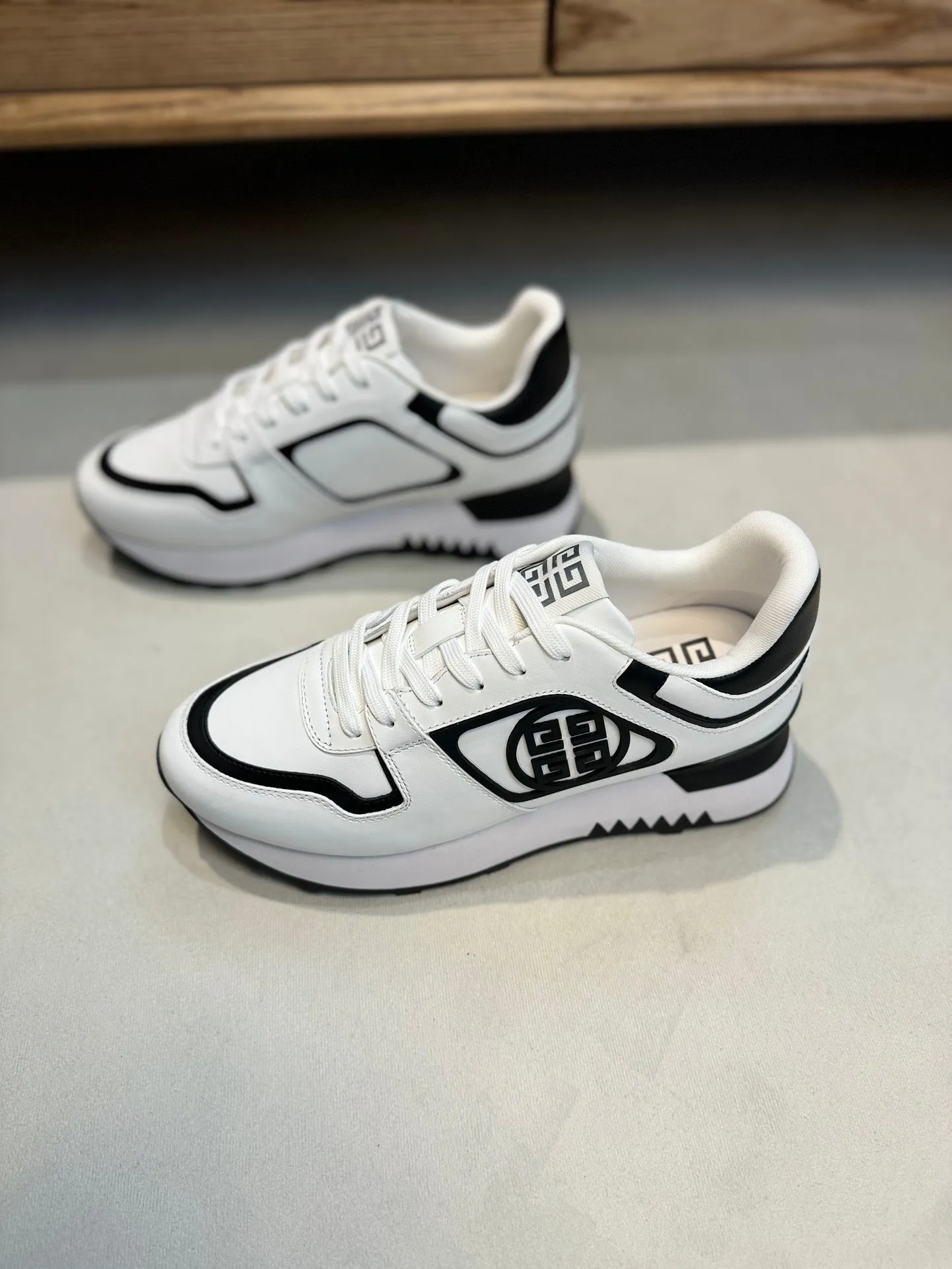 GVC Black and White Sneakers-018