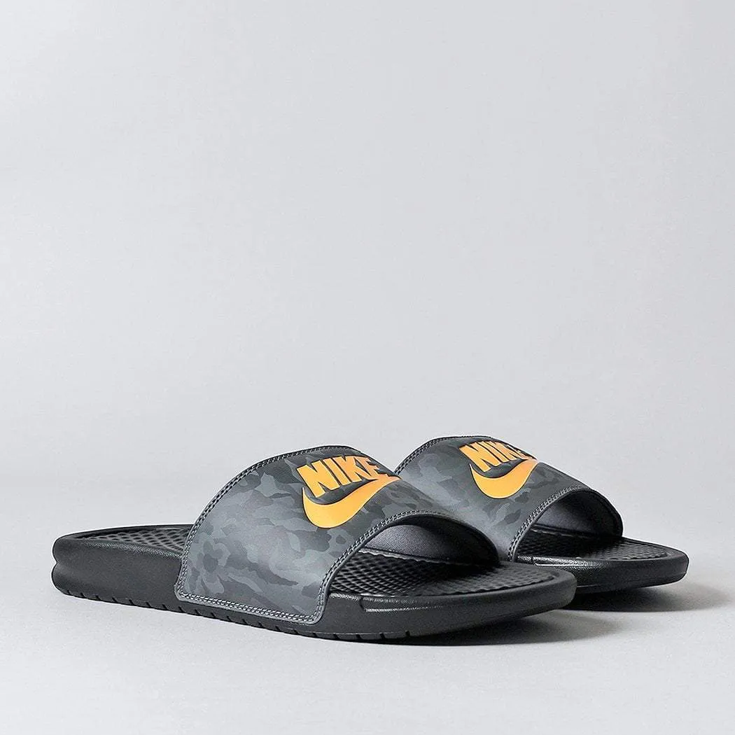 Nike Benassi JDI Slides