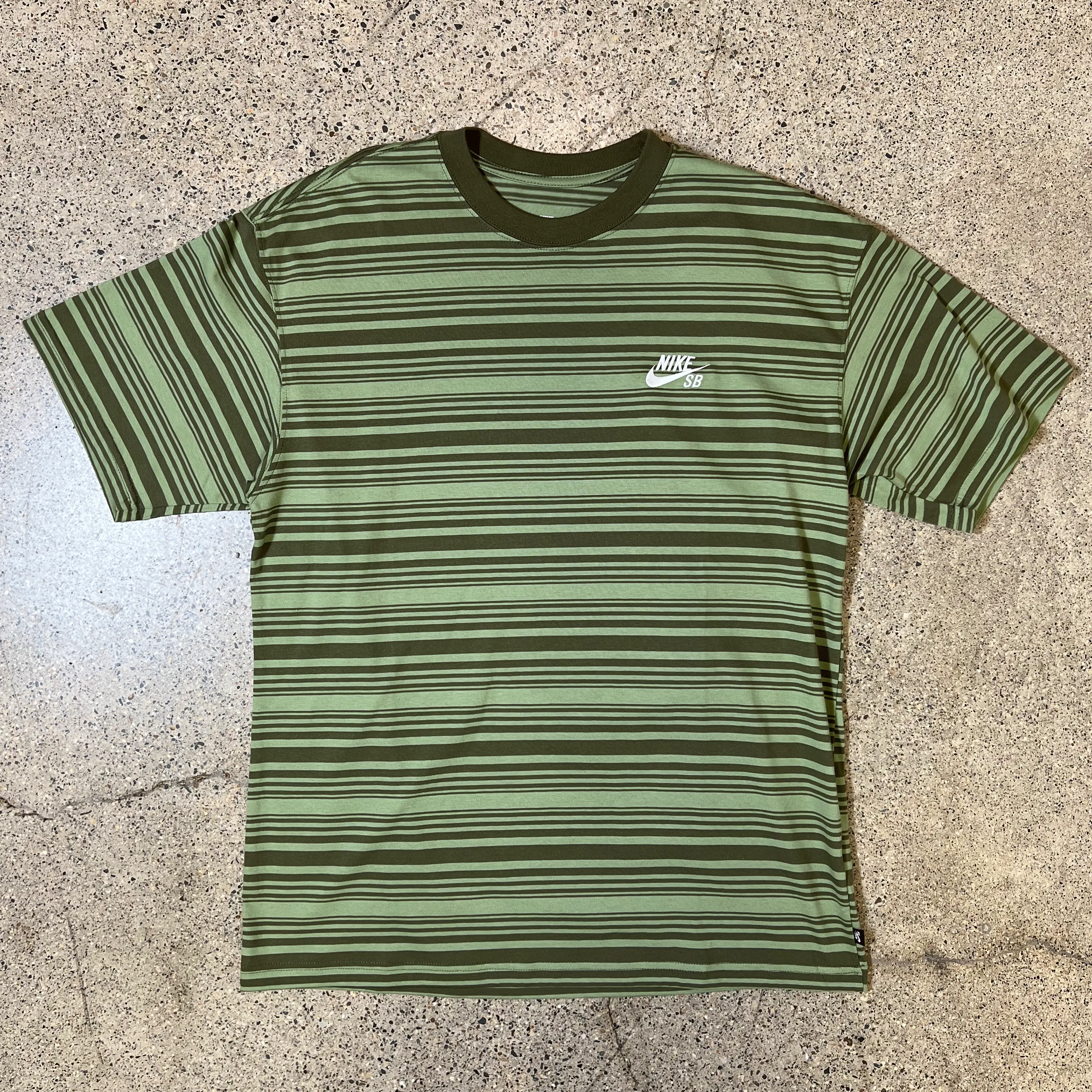 NIKE SB M90 STRIPE TEE - GREEN