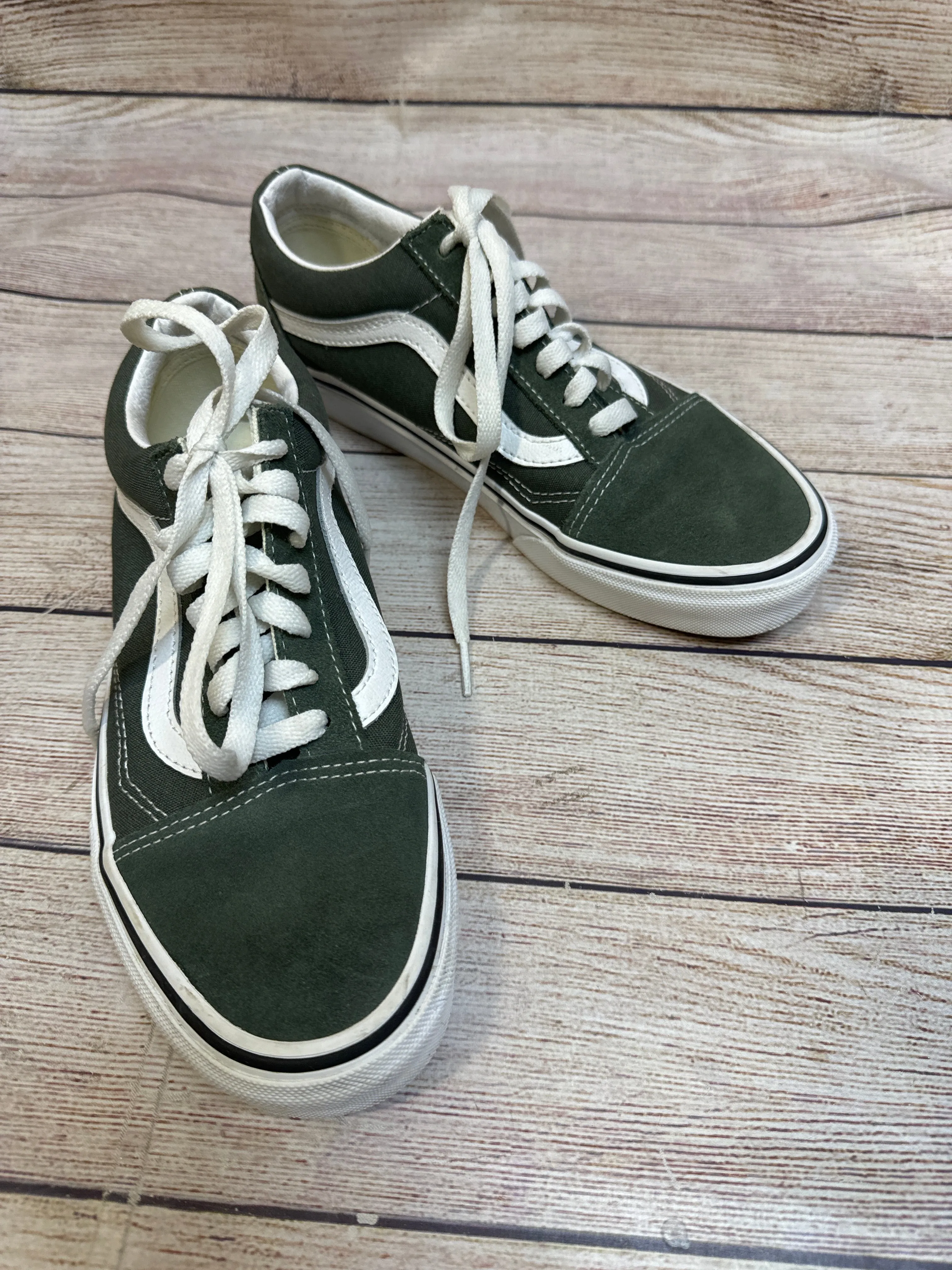 Shoes Sneakers By Vans In Green & White, Size: 6.5